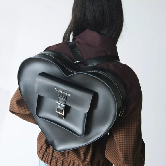 Dr. Martens BRAND NEW Large Black Heart-Shaped Women's Bag - Picture 8 of 11